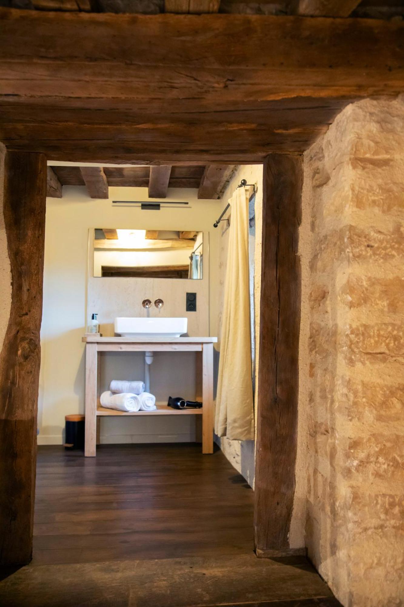 Chateauneuf Suites Ngoại thất bức ảnh