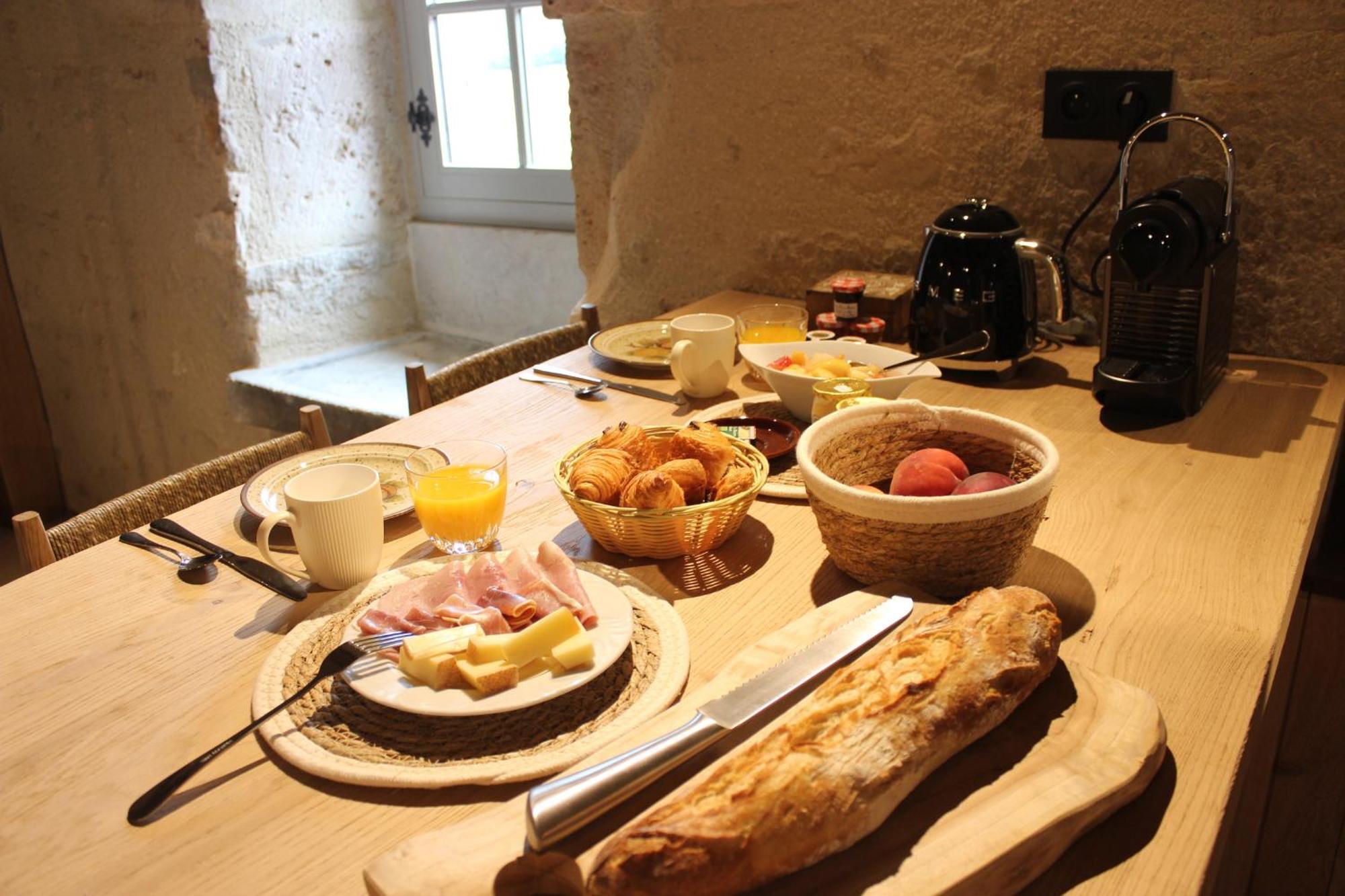 Chateauneuf Suites Ngoại thất bức ảnh
